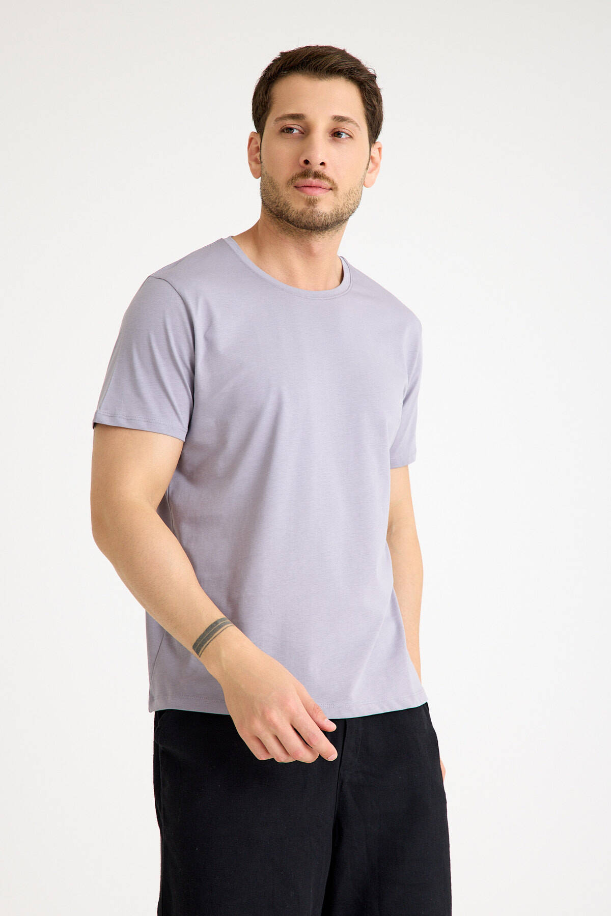 Gri Basic Erkek Regular Loose Fit Pamuklu Kısa Kollu Tişört (1)