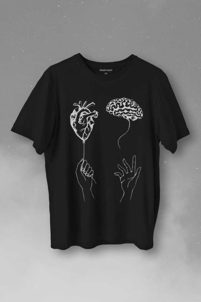 Kalp Ve Beyin Aşk Akıl Mantık Duygusal Zeka Baskılı Siyah Tişört Unisex