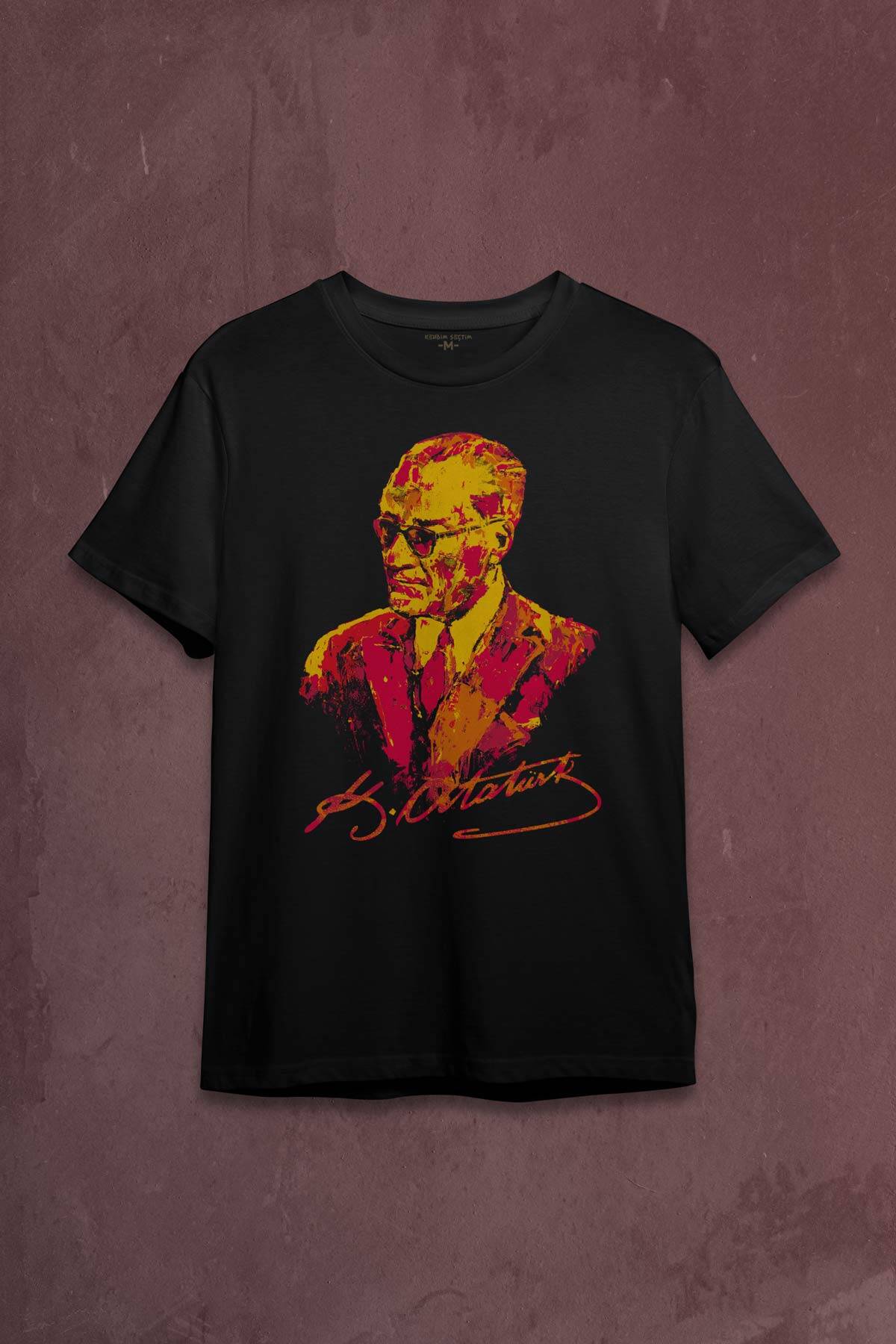 Karizma Gözlüklü Atatürk Sarı Kırmızı Baskılı Tişört Unisex