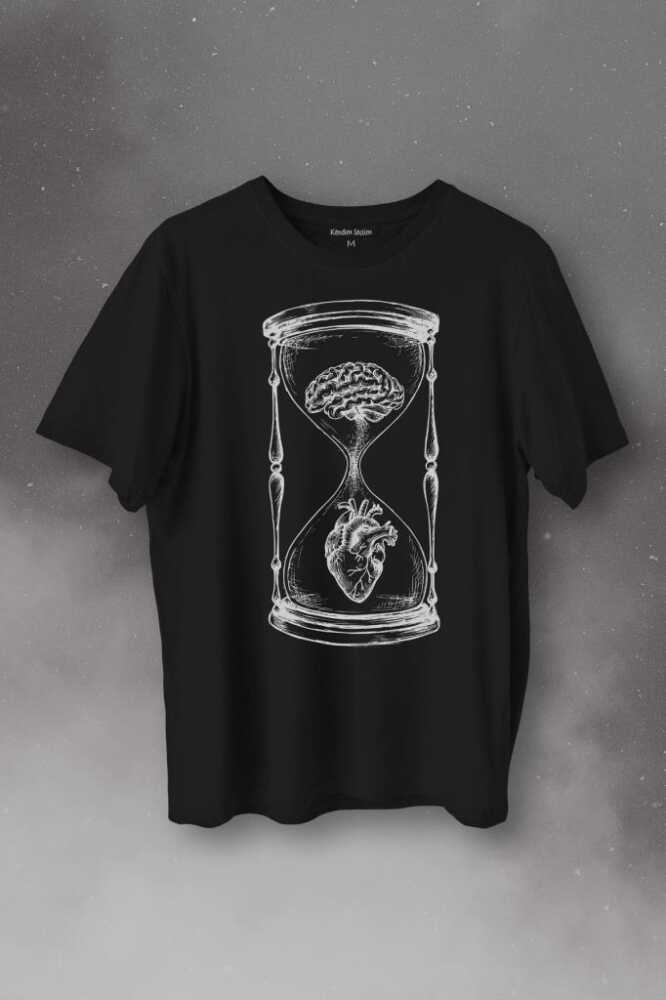 Kum Saati Kalp Beyin Aşk Mantık Baskılı Siyah Tişört Unisex