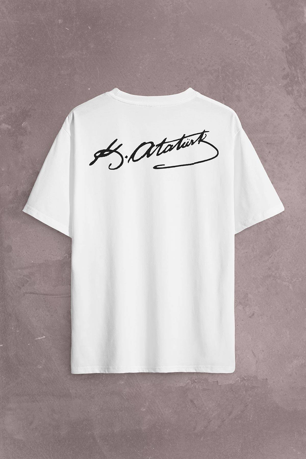 Oversize Beyaz Tişört Mustafa Kemal Atatürk İmzası 10 Kasım Sırt Ön Baskılı Unisex (1)