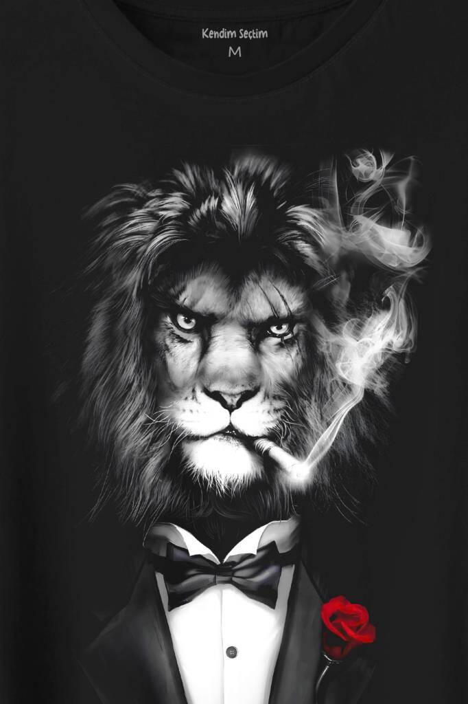 Sigara İçen King Suit Aslan Kafası Baskılı Tişört Unisex (1)