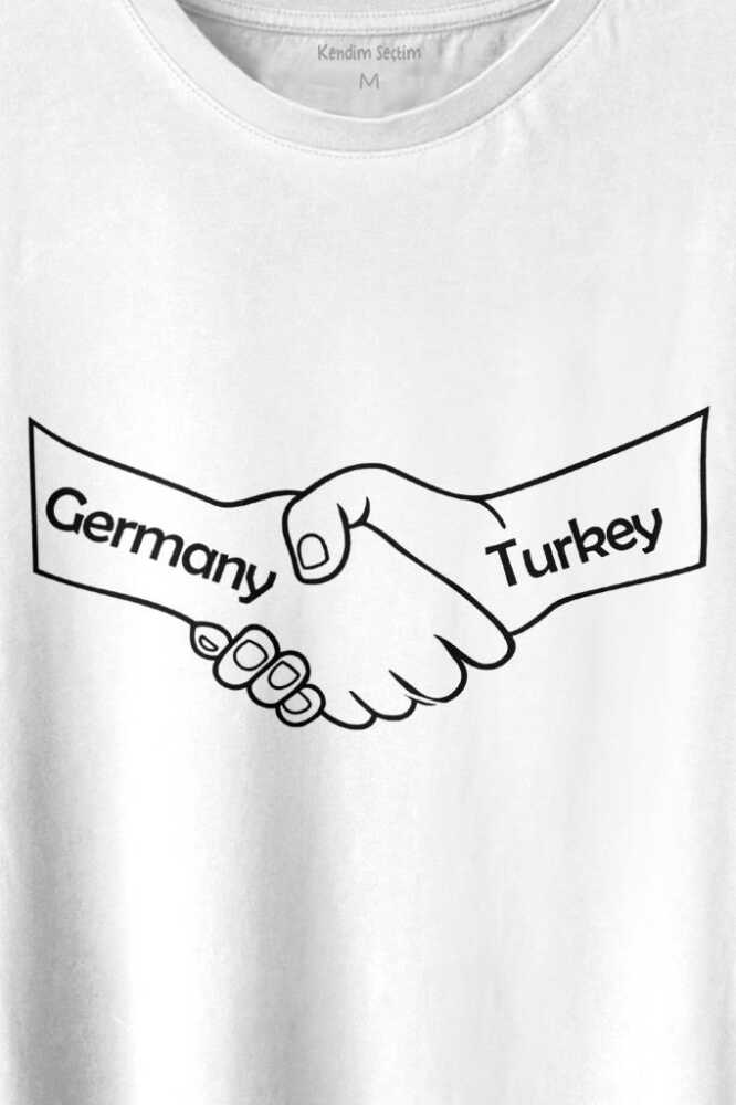 Ülke Dostluk Türkiye Almanya Friends El Tokalaşma Baskılı Beyaz Tişört Unisex (1)