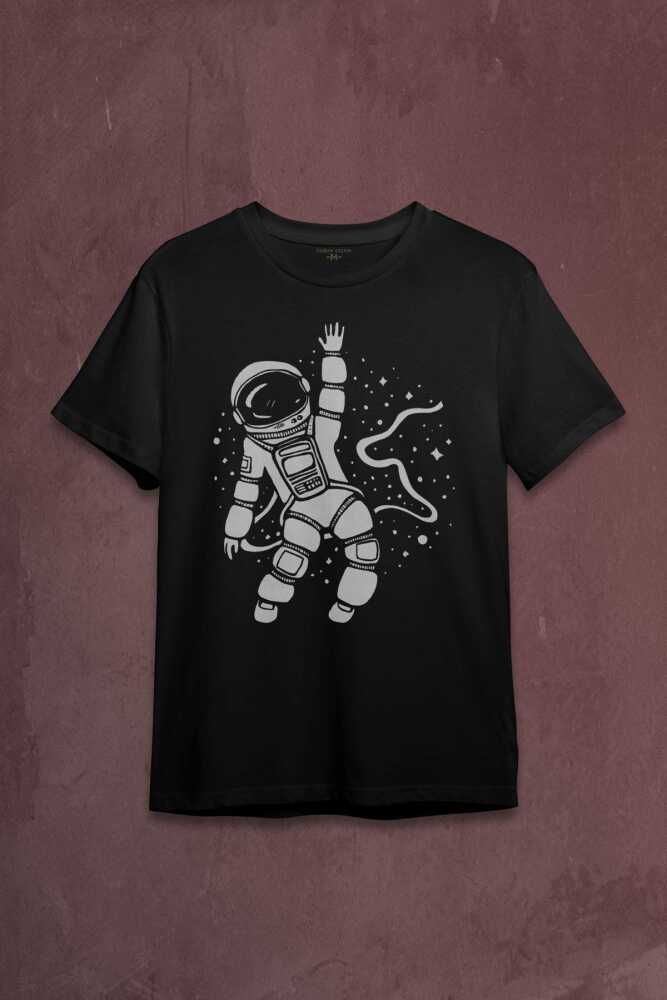 Uzayda El Sallayan Astronot Cosmos Baskılı Siyah Tişört Unisex
