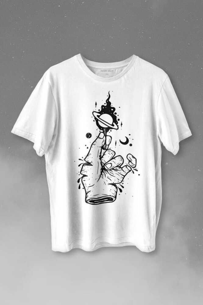 Uzayda El Satürn Halkaları Çizimli Lolipop Hellfire Ateş Baskılı Beyaz Tişört Unisex