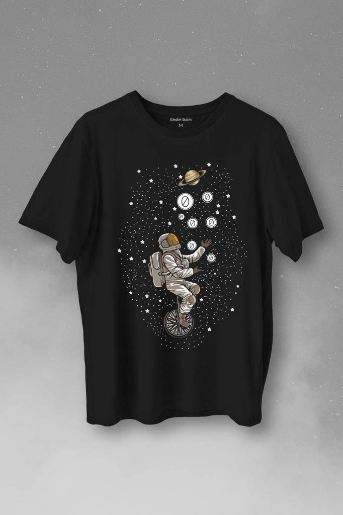 Uzayda Jonglör Astronot Top Çeviren Hokkabaz Cosmos Baskılı Siyah Tişört Unisex