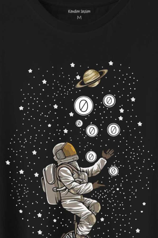 Uzayda Jonglör Astronot Top Çeviren Hokkabaz Cosmos Baskılı Siyah Tişört Unisex (1)