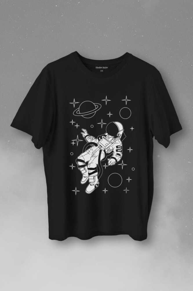 Uzayda Salınan Astronot Silueti Satürn Gezegeni Baskılı Siyah Tişört Unisex