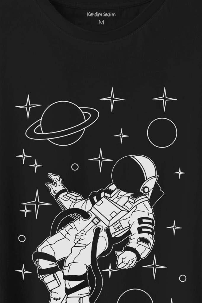 Uzayda Salınan Astronot Silueti Satürn Gezegeni Baskılı Siyah Tişört Unisex (1)
