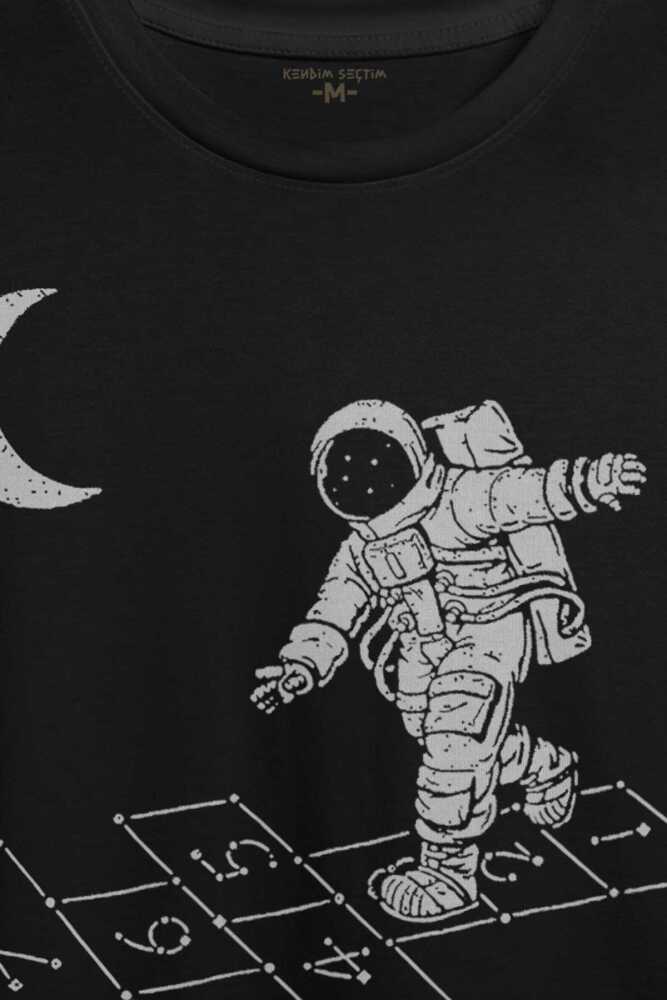 Uzayda Seksek Oyun Astronot Cosmos Baskılı Tişört Unisex (1)